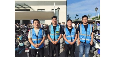 坚持热忱，，，时刻坚守，，，是他们的写照